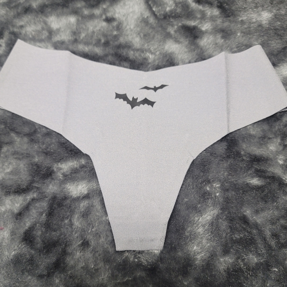 Victoria's secret pink HALLOWEEN Spooky Bats no show thong panty MEDIUM